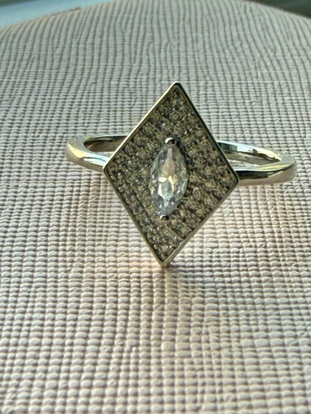 NEW!! Pretty Bird Jewelry Diamond Marquise Cluster Ring - White Gold Plated - Picture 3 of 12